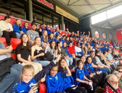 Mädchenabteilung besucht Partie bei Twente Enschede